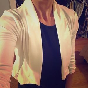 Bongo women’s cropped white blazer size small